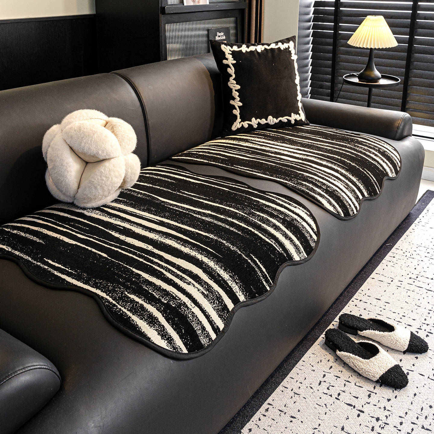 2025 new single person sofa cushion high-grade single-chip split cushion special cushion for leather sofa for all seasons.