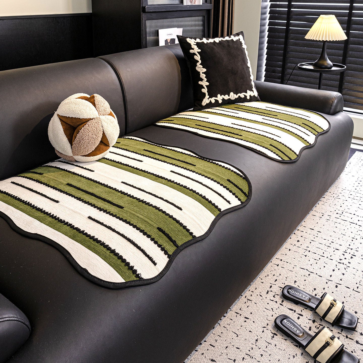 2025 new single person sofa cushion high-grade single-chip split cushion special cushion for leather sofa for all seasons.