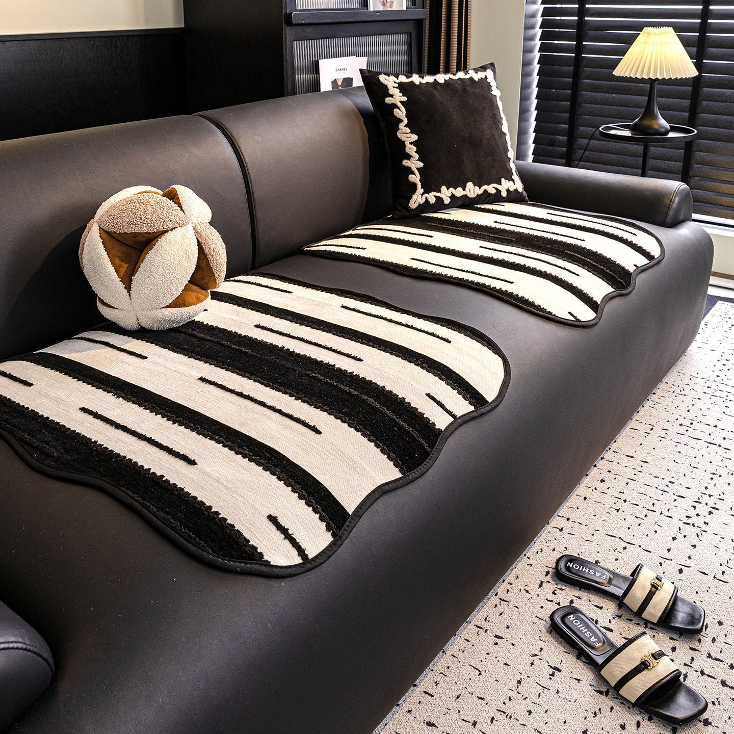 2025 new single person sofa cushion high-grade single-chip split cushion special cushion for leather sofa for all seasons.