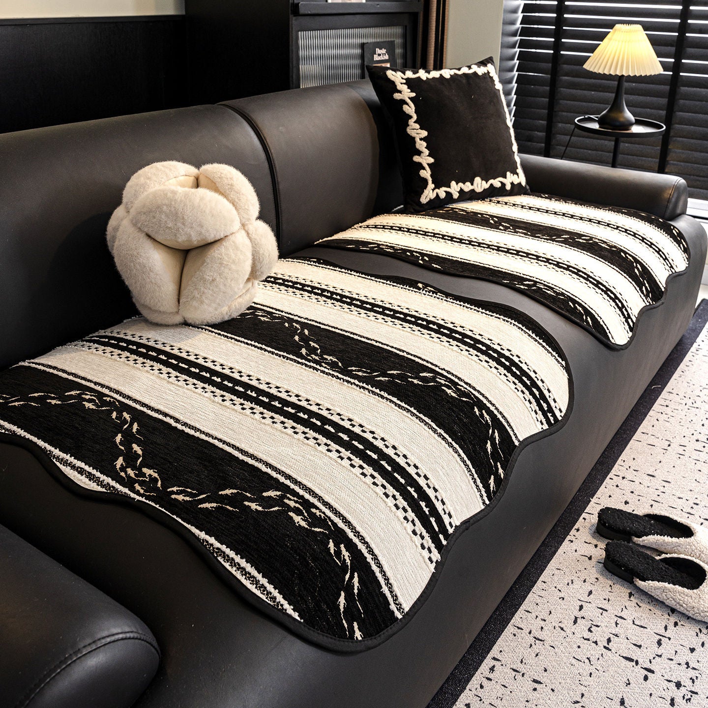 2025 new single person sofa cushion high-grade single-chip split cushion special cushion for leather sofa for all seasons.