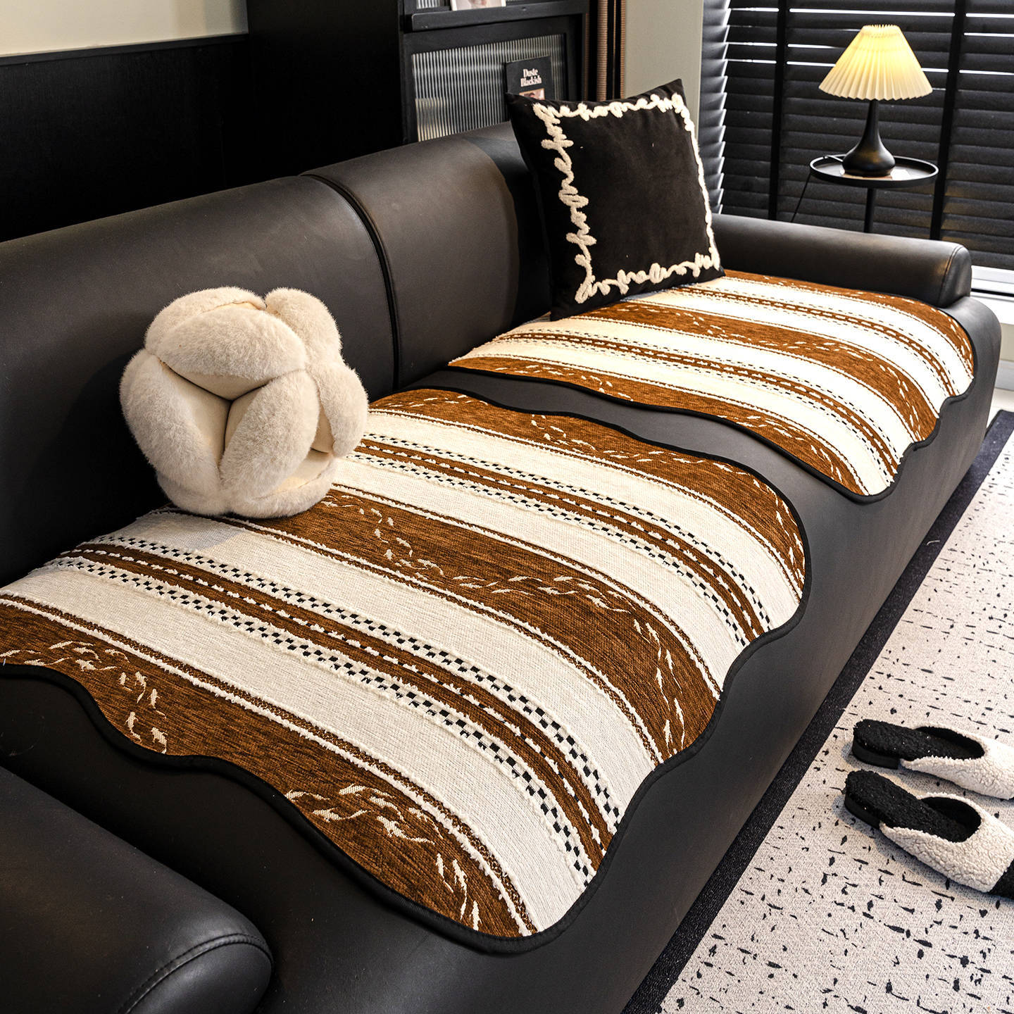 2025 new single person sofa cushion high-grade single-chip split cushion special cushion for leather sofa for all seasons.