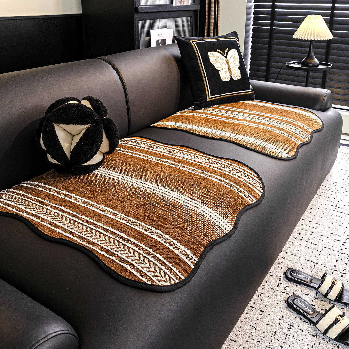 2025 new single person sofa cushion high-grade single-chip split cushion special cushion for leather sofa for all seasons.