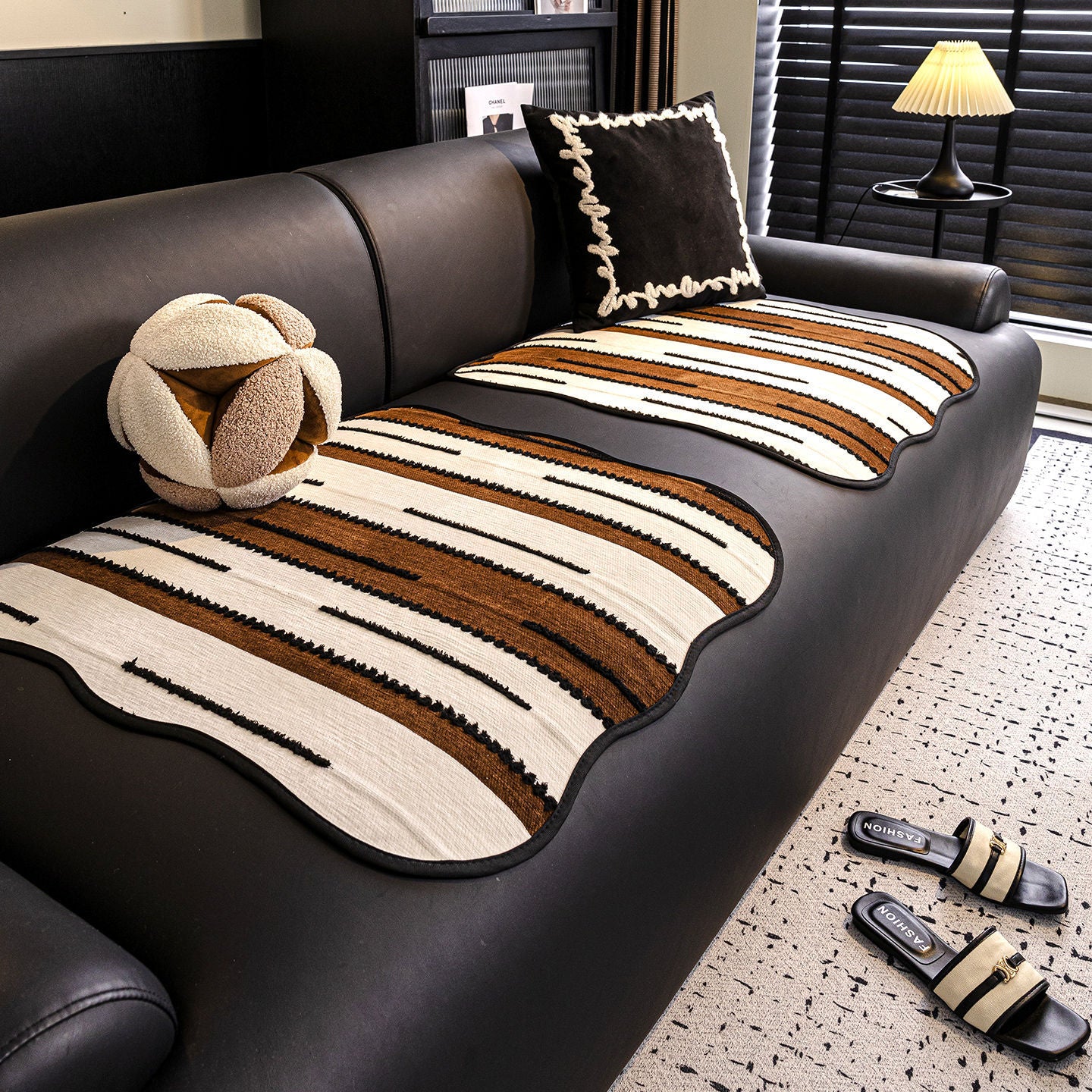 2025 new single person sofa cushion high-grade single-chip split cushion special cushion for leather sofa for all seasons.